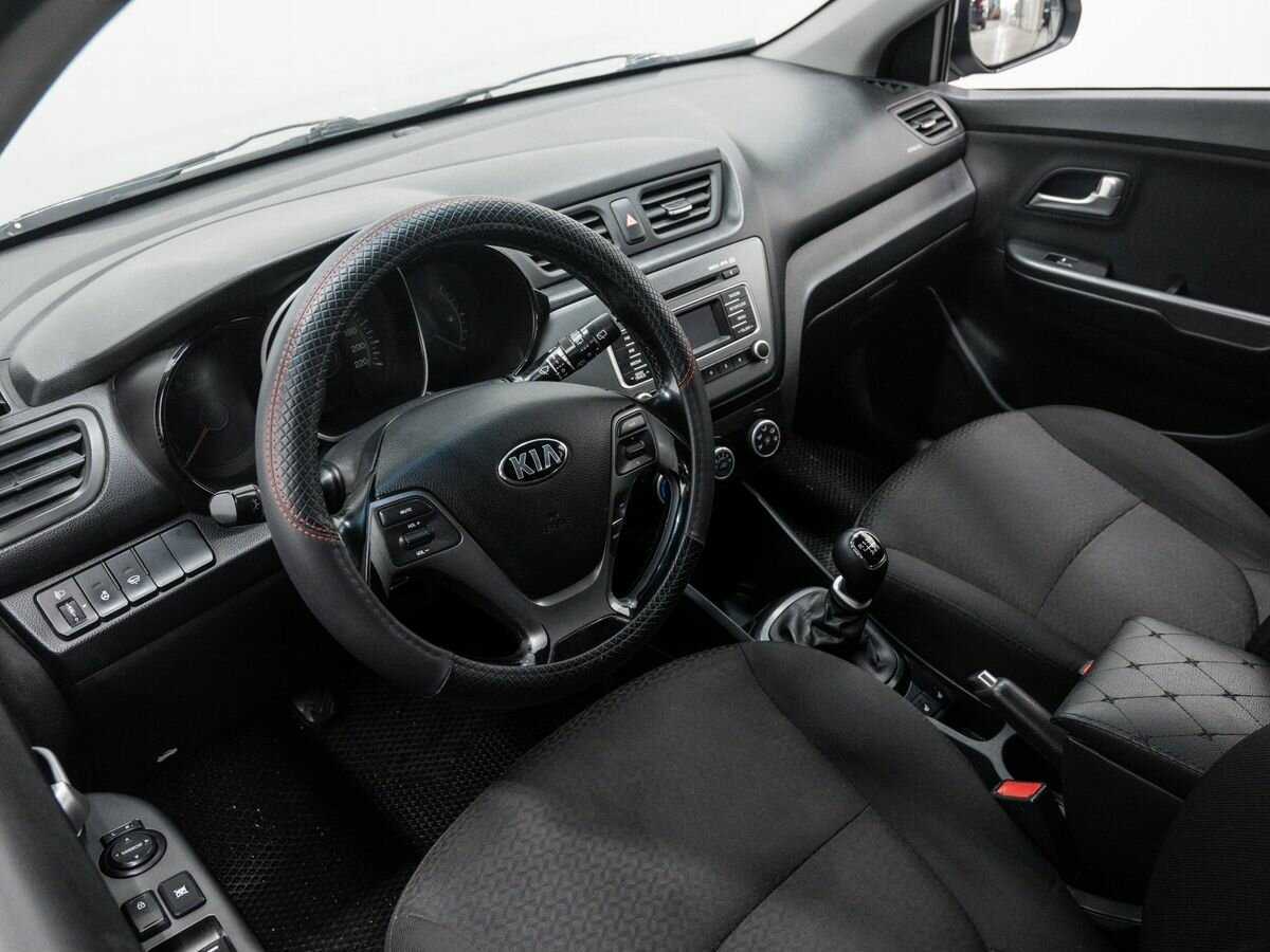 Kia Rio с пробегом — 2015 год. Фото: #13