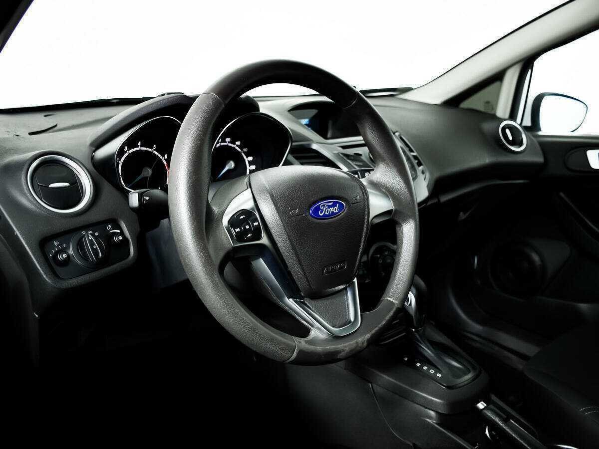 Ford Fiesta с пробегом — 2016 год. Фото: #12