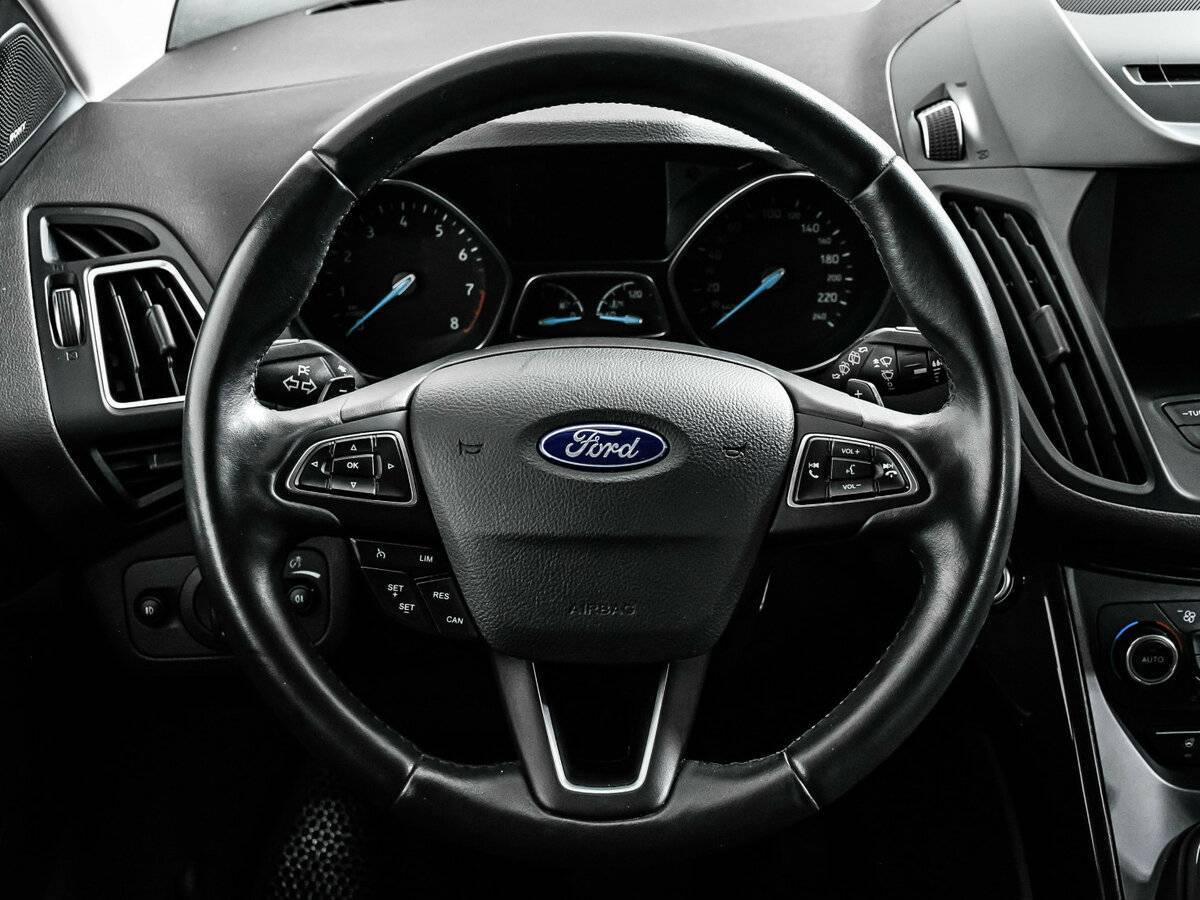 Ford Kuga с пробегом — 2017 год. Фото: #11