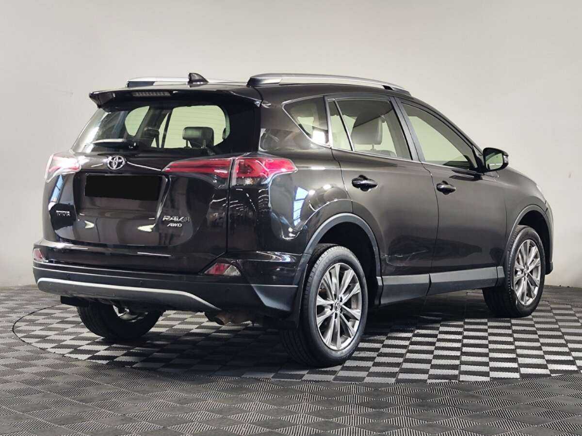 Toyota RAV4 с пробегом — 2015 год. Фото: #2