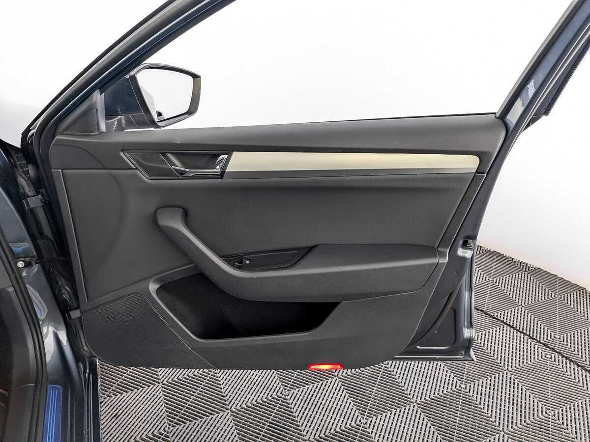 Skoda Superb с пробегом — 2019 год. Фото: #19