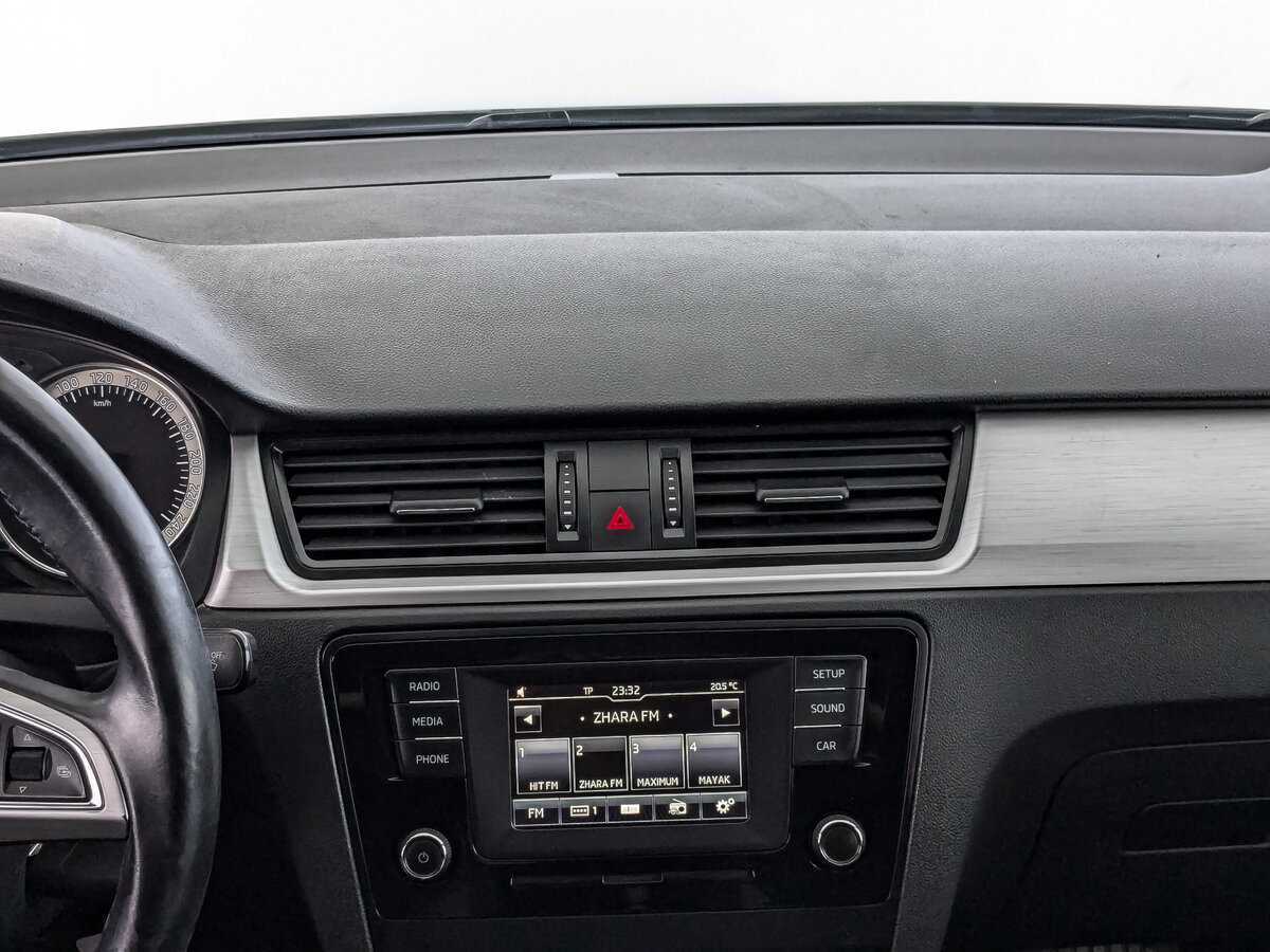 Skoda Rapid с пробегом — 2017 год. Фото: #12