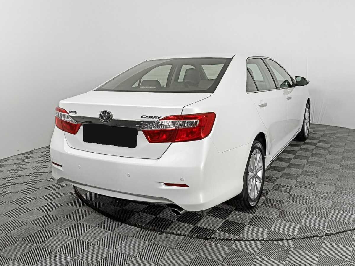 Toyota Camry с пробегом — 2014 год. Фото: #3