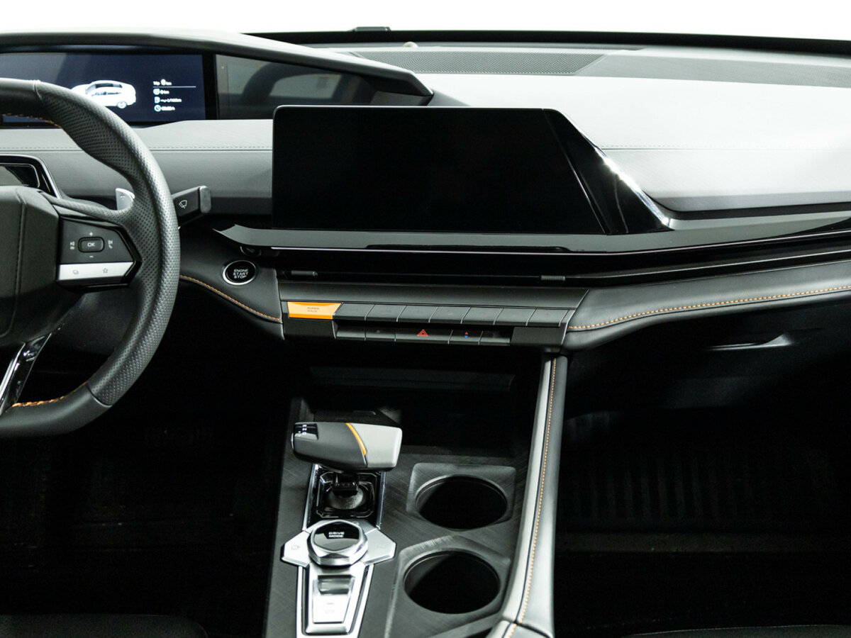 Changan UNI-V с пробегом — 2023 год. Фото: #13