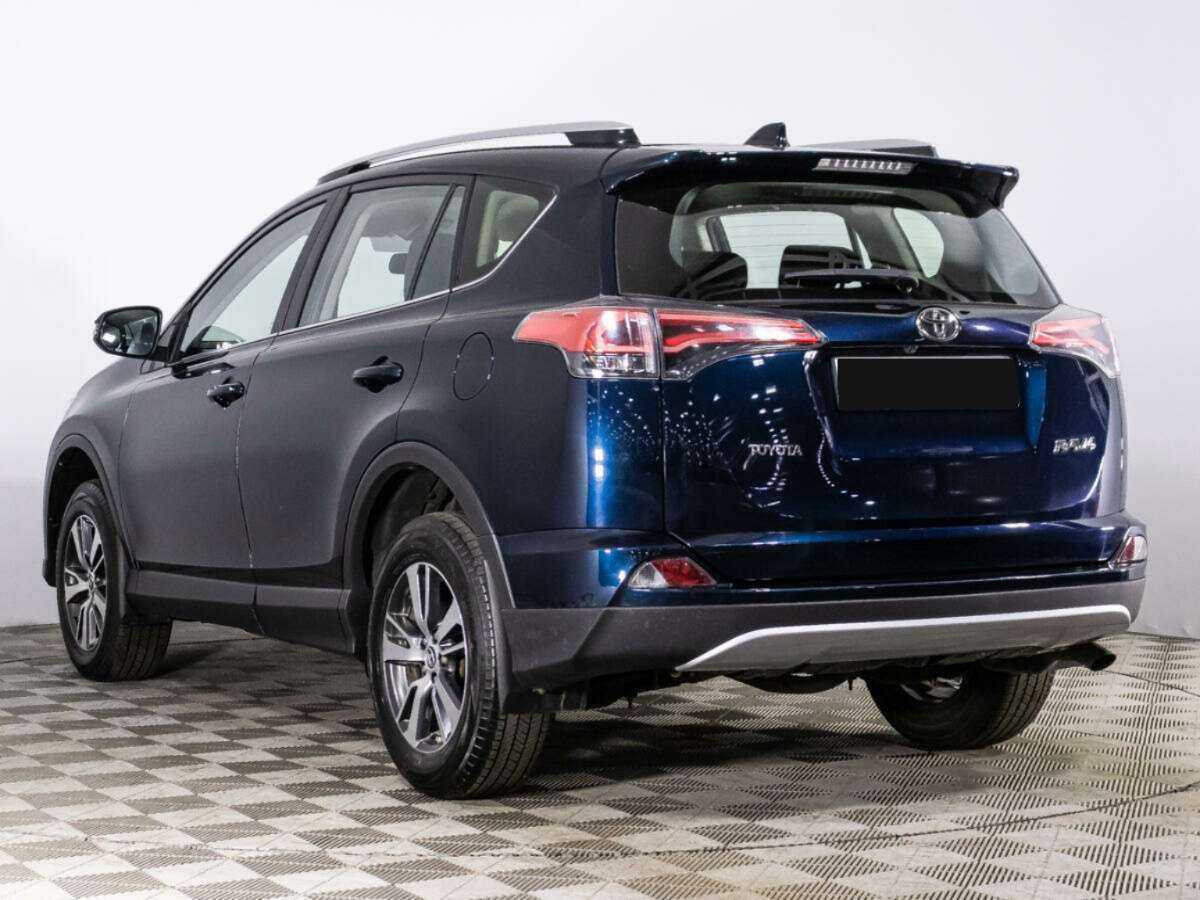 Toyota RAV4 с пробегом — 2018 год. Фото: #6