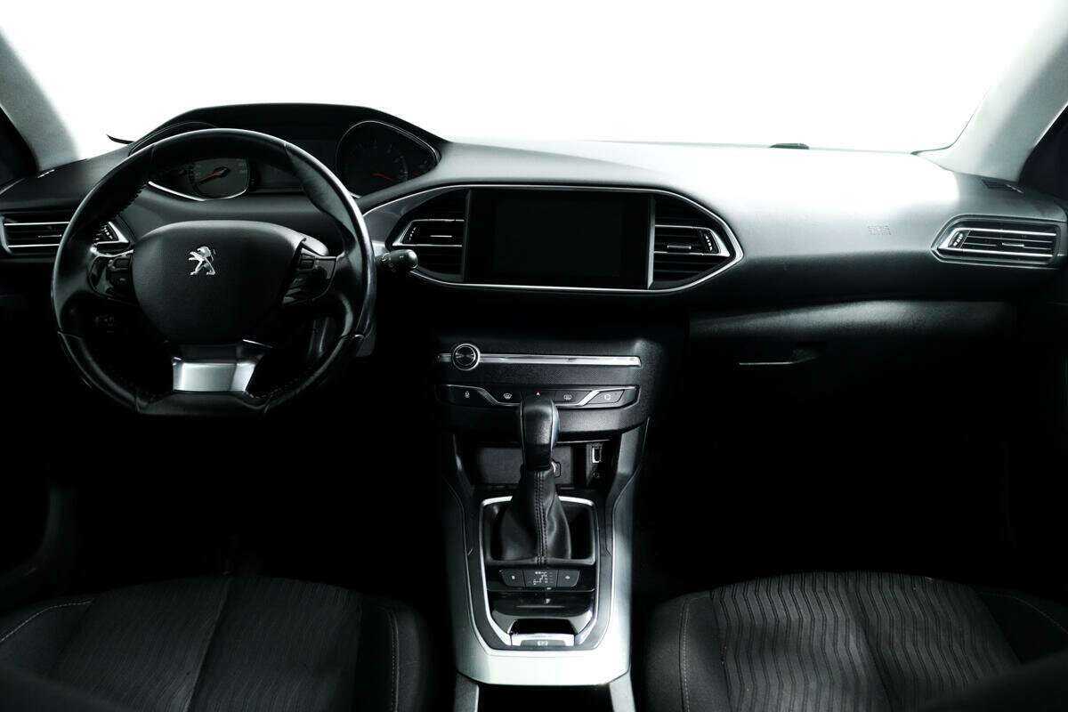 Peugeot 308 с пробегом — 2014 год. Фото: #10