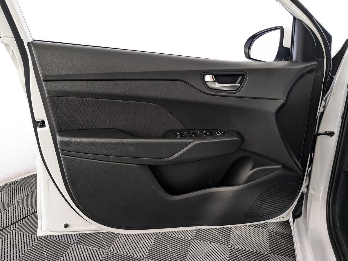 Hyundai Solaris с пробегом — 2022 год. Фото: #14