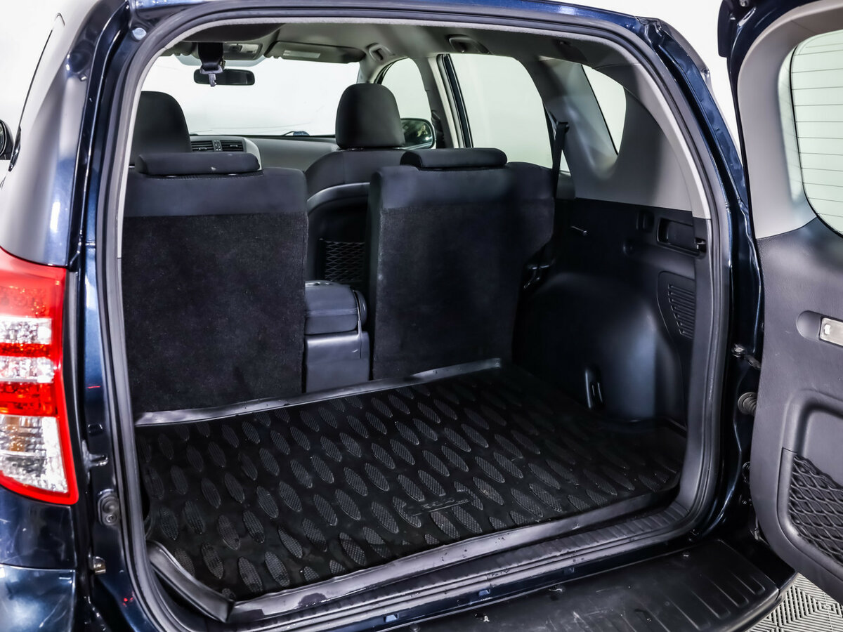 Toyota RAV4 с пробегом — 2012 год. Фото: #17