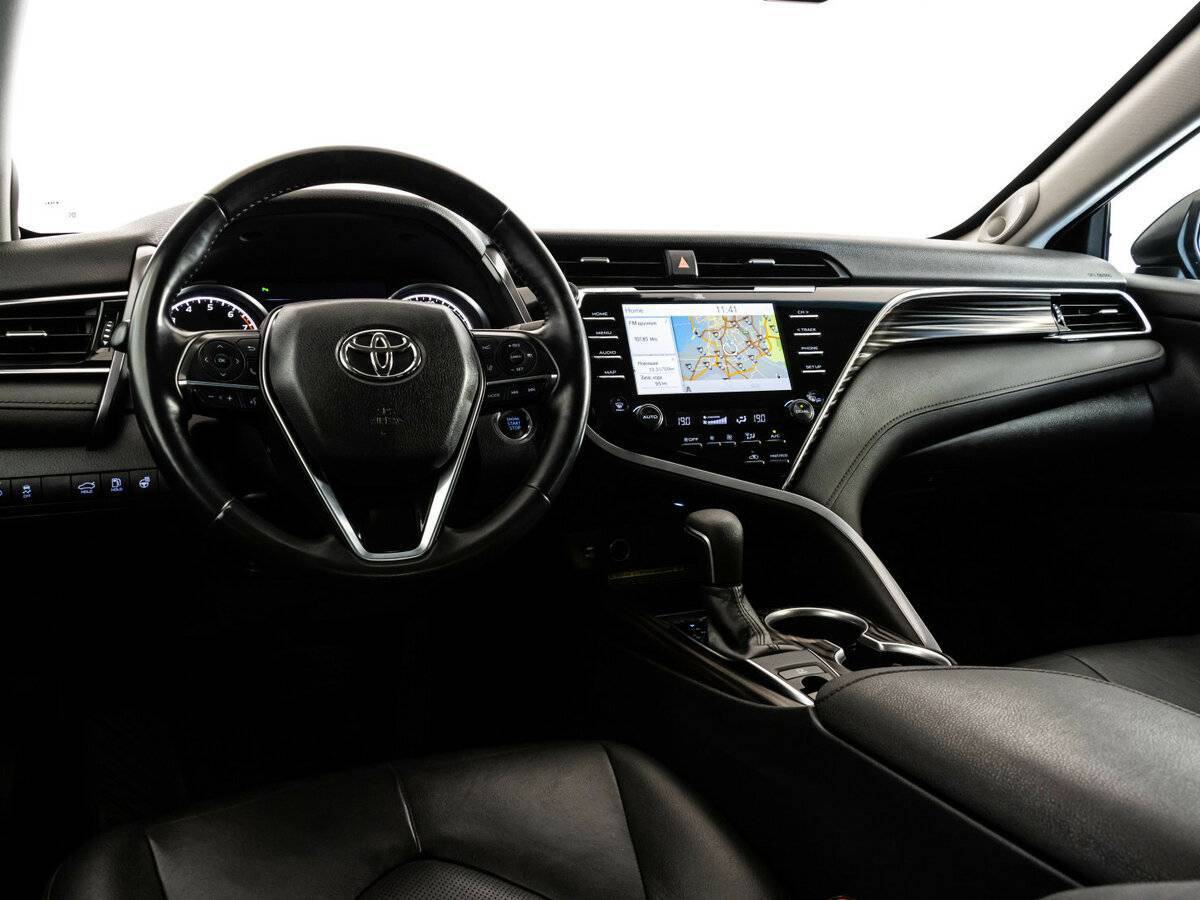 Toyota Camry с пробегом — 2019 год. Фото: #10