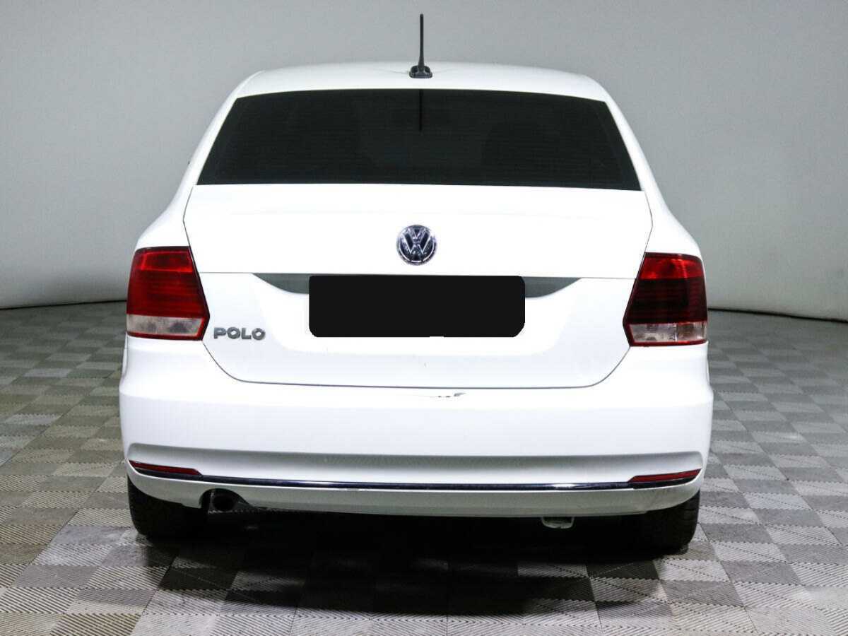 Volkswagen Polo с пробегом — 2018 год. Фото: #4