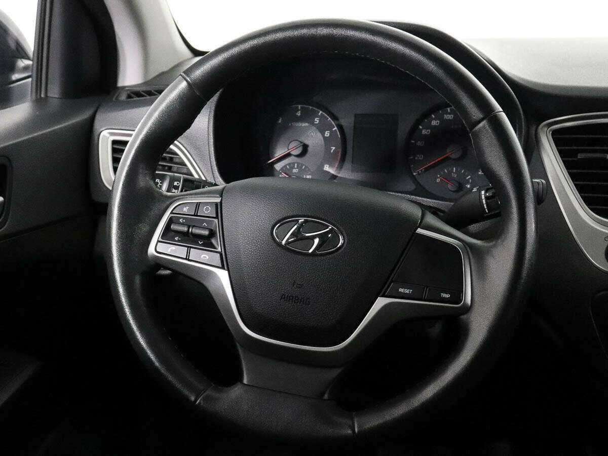 Hyundai Solaris с пробегом — 2021 год. Фото: #10