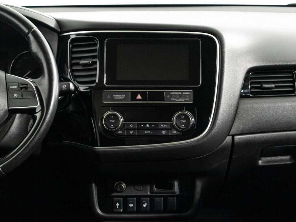 Mitsubishi Outlander с пробегом — 2018 год. Фото: #13