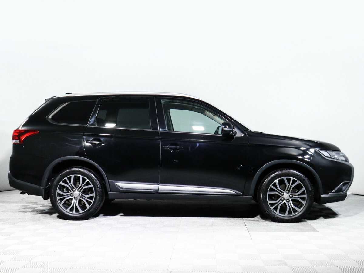 Mitsubishi Outlander с пробегом — 2018 год. Фото: #3