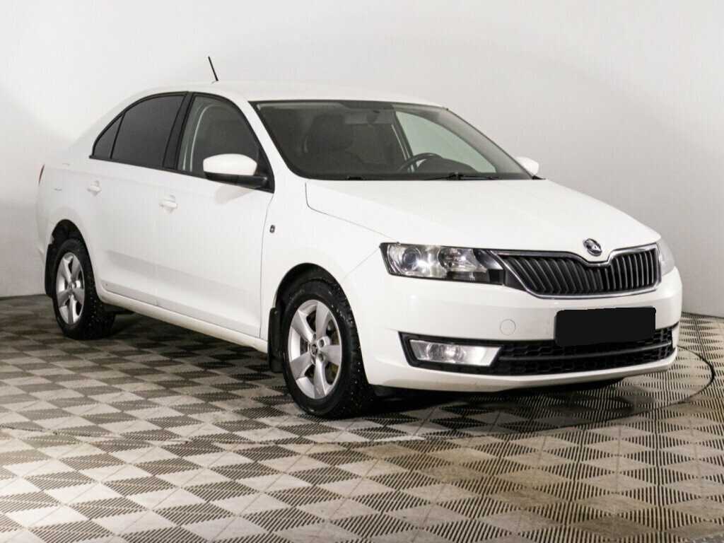 Skoda Rapid с пробегом — 2015 год. Фото: #2