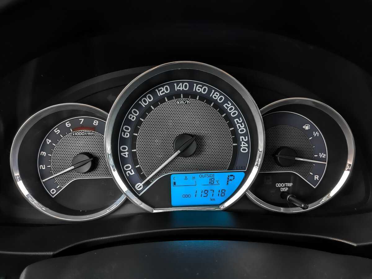 Toyota Corolla с пробегом — 2014 год. Фото: #13