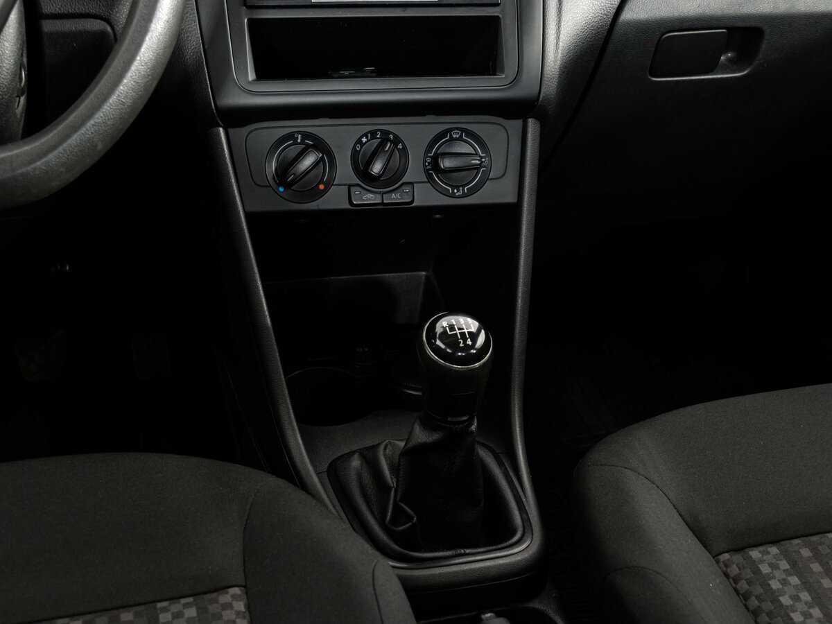 Volkswagen Polo с пробегом — 2017 год. Фото: #9