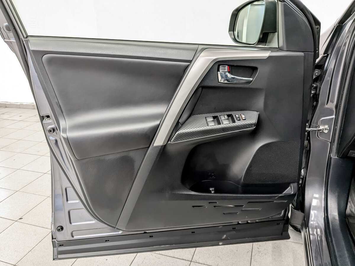 Toyota RAV4 с пробегом — 2014 год. Фото: #16