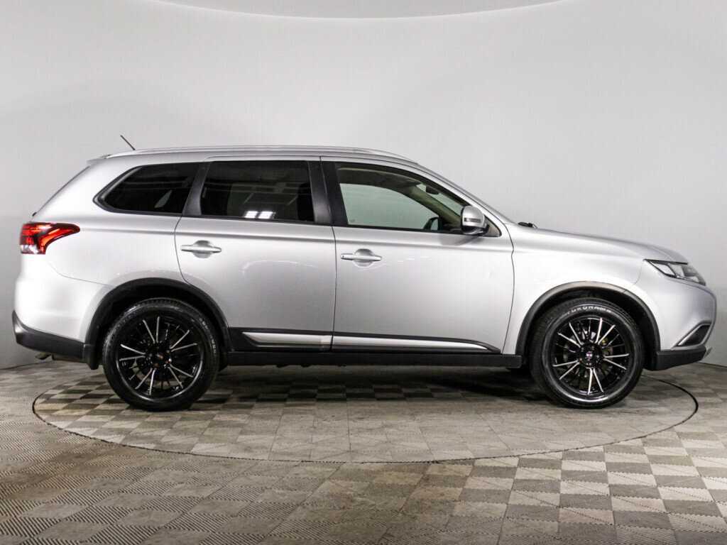 Mitsubishi Outlander с пробегом — 2016 год. Фото: #3