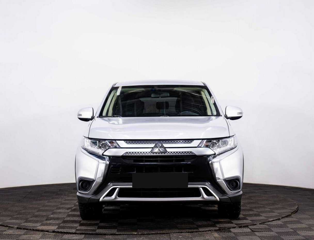 Mitsubishi Outlander с пробегом — 2019 год. Фото: #1