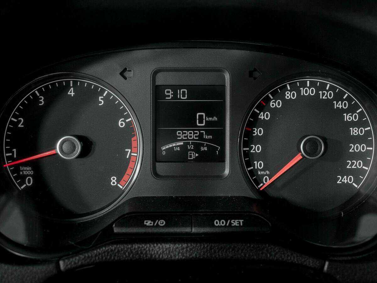 Volkswagen Polo с пробегом — 2018 год. Фото: #8