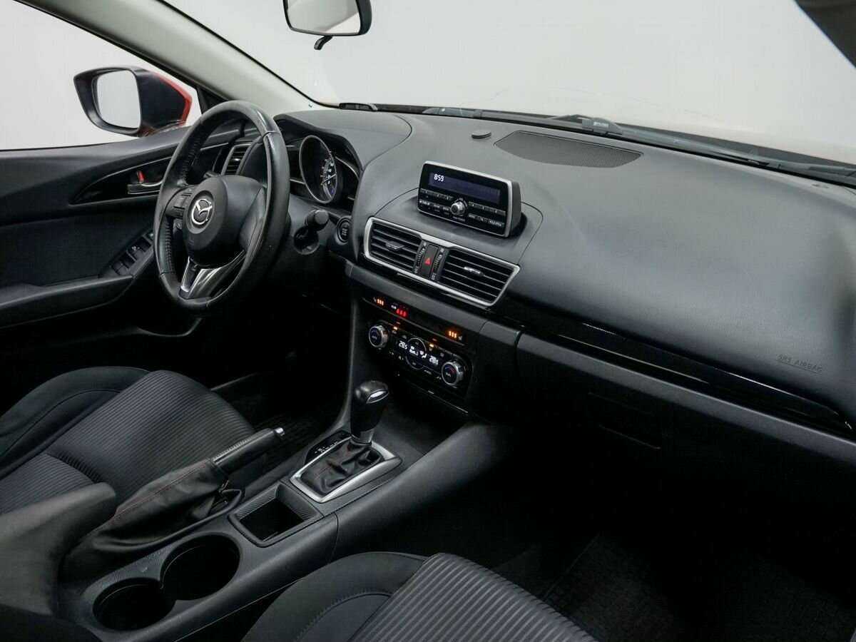 Mazda 3 с пробегом — 2013 год. Фото: #6