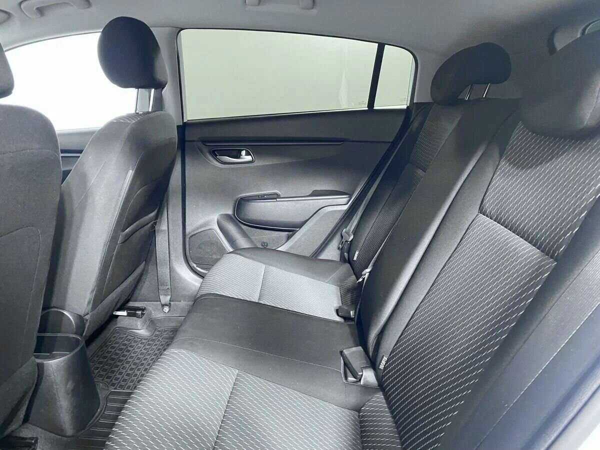 Kia Rio с пробегом — 2020 год. Фото: #7