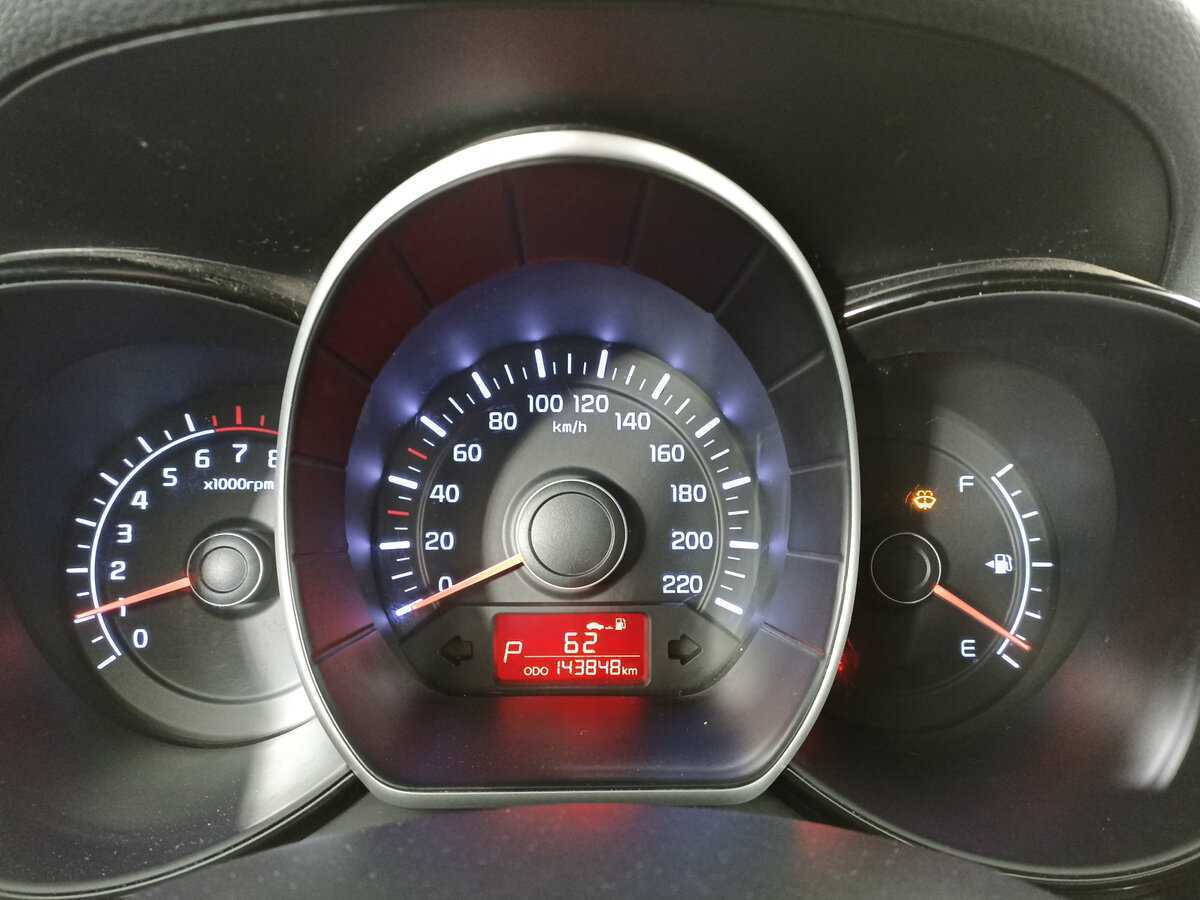 Kia Rio с пробегом — 2012 год. Фото: #11