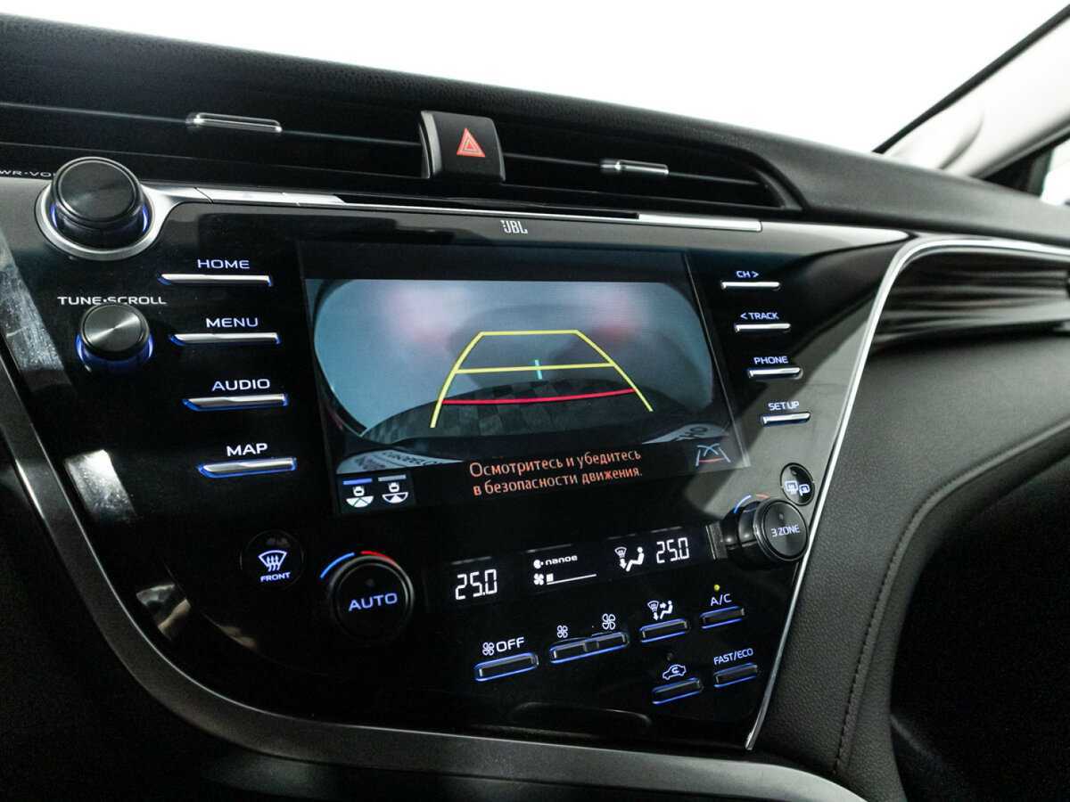 Toyota Camry с пробегом — 2018 год. Фото: #18