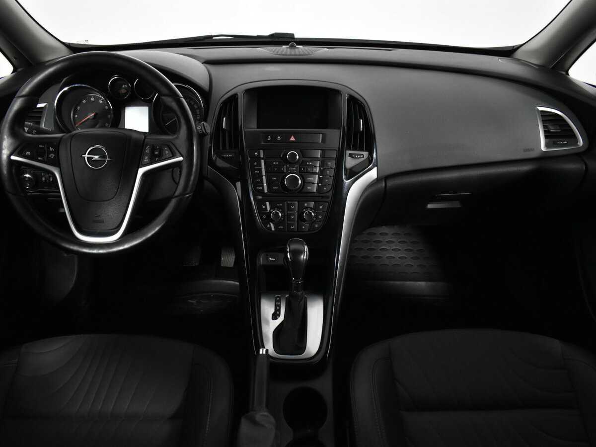 Opel Astra с пробегом — 2014 год. Фото: #10