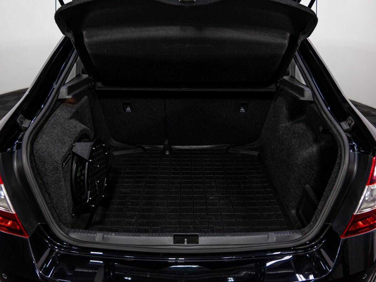 Skoda Rapid с пробегом — 2018 год. Фото: #19