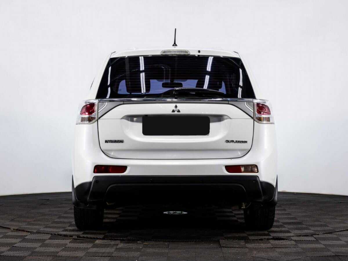 Mitsubishi Outlander с пробегом — 2014 год. Фото: #4