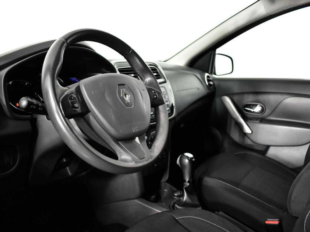 Renault Sandero с пробегом — 2017 год. Фото: #12
