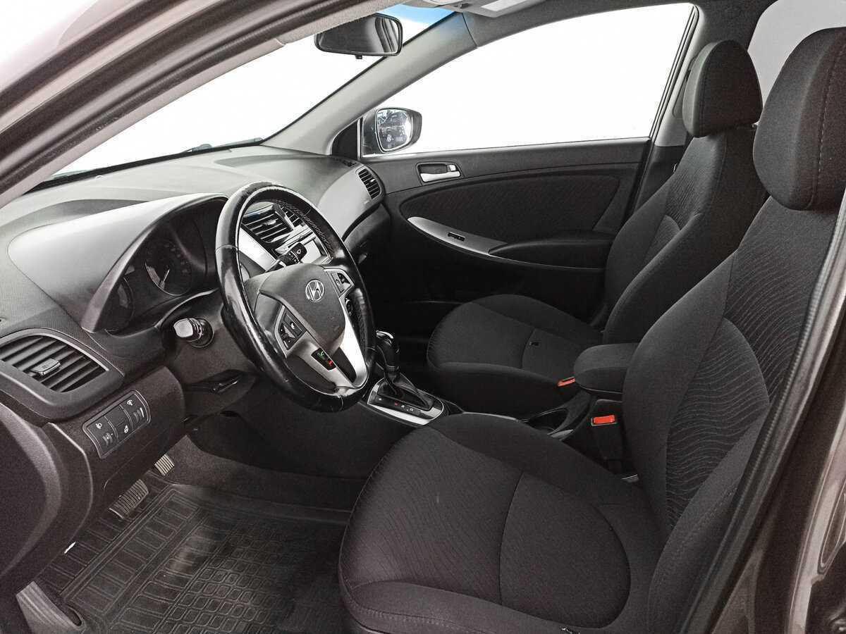 Hyundai Solaris с пробегом — 2015 год. Фото: #12