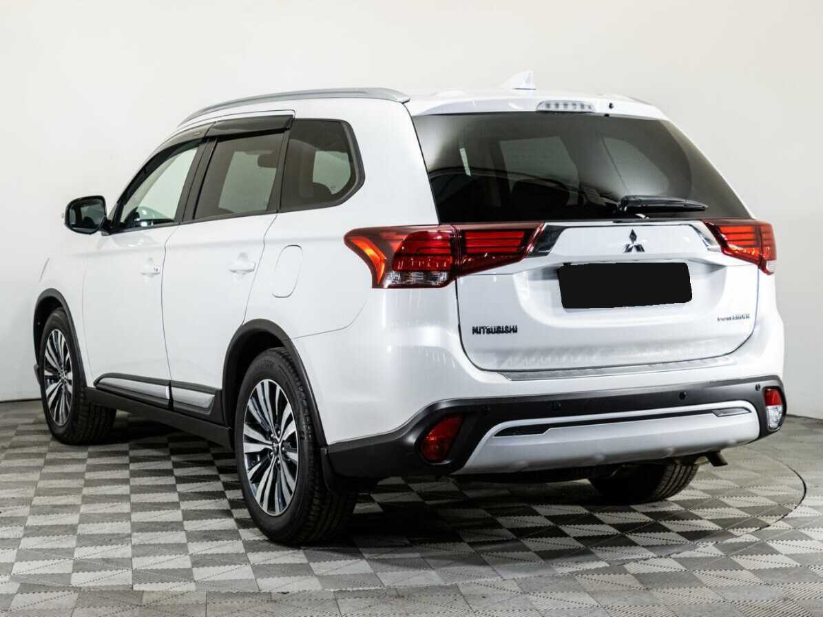 Mitsubishi Outlander с пробегом — 2020 год. Фото: #6
