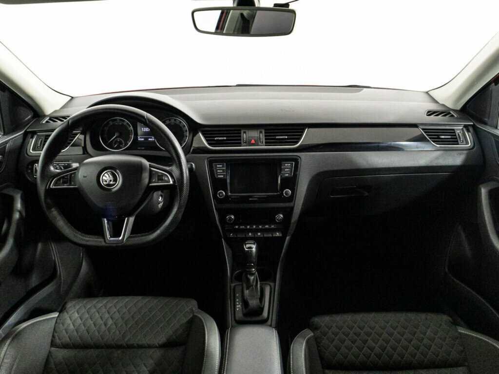 Skoda Rapid с пробегом — 2018 год. Фото: #12