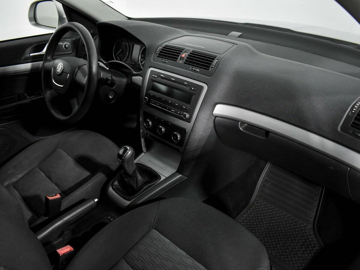 Skoda Octavia с пробегом — 2013 год. Фото: #13