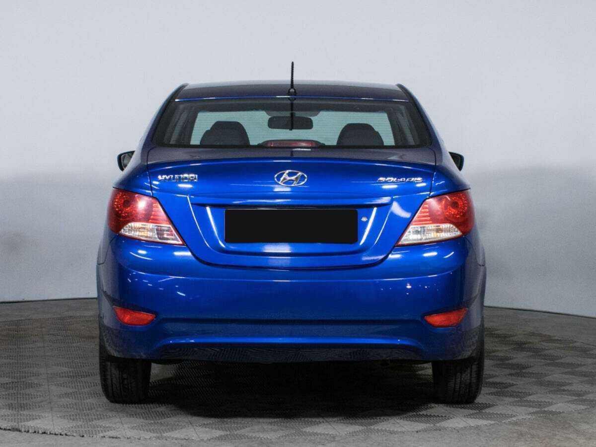 Hyundai Solaris с пробегом — 2012 год. Фото: #5