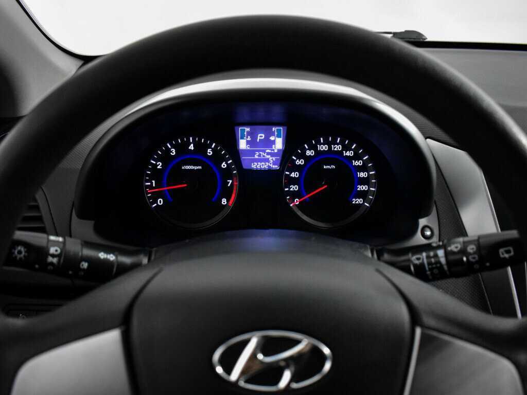 Hyundai Solaris с пробегом — 2015 год. Фото: #15