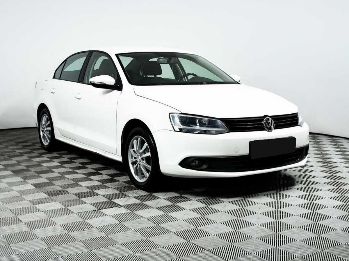 Volkswagen Jetta с пробегом — 2012 год. Фото: #2