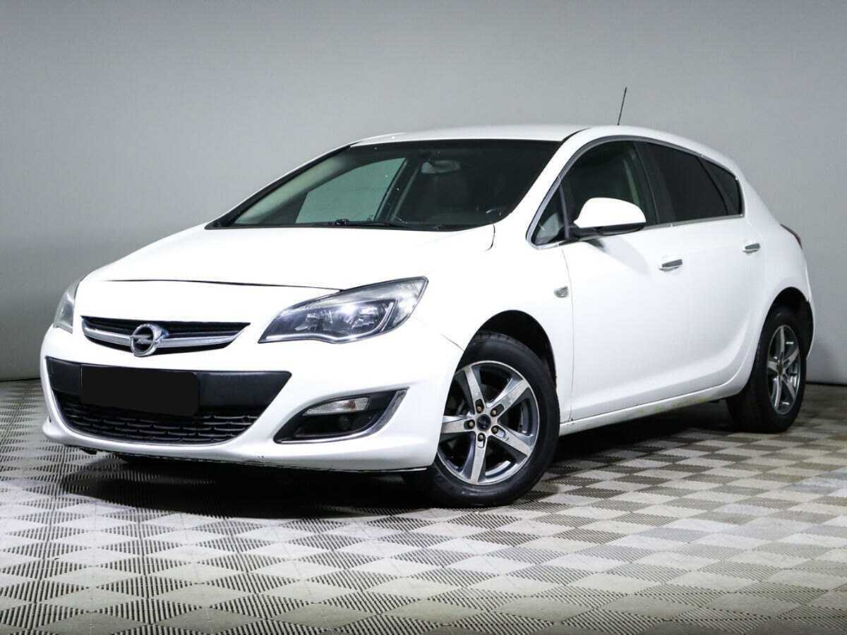 Opel Astra с пробегом — 2013 год. Фото: #0