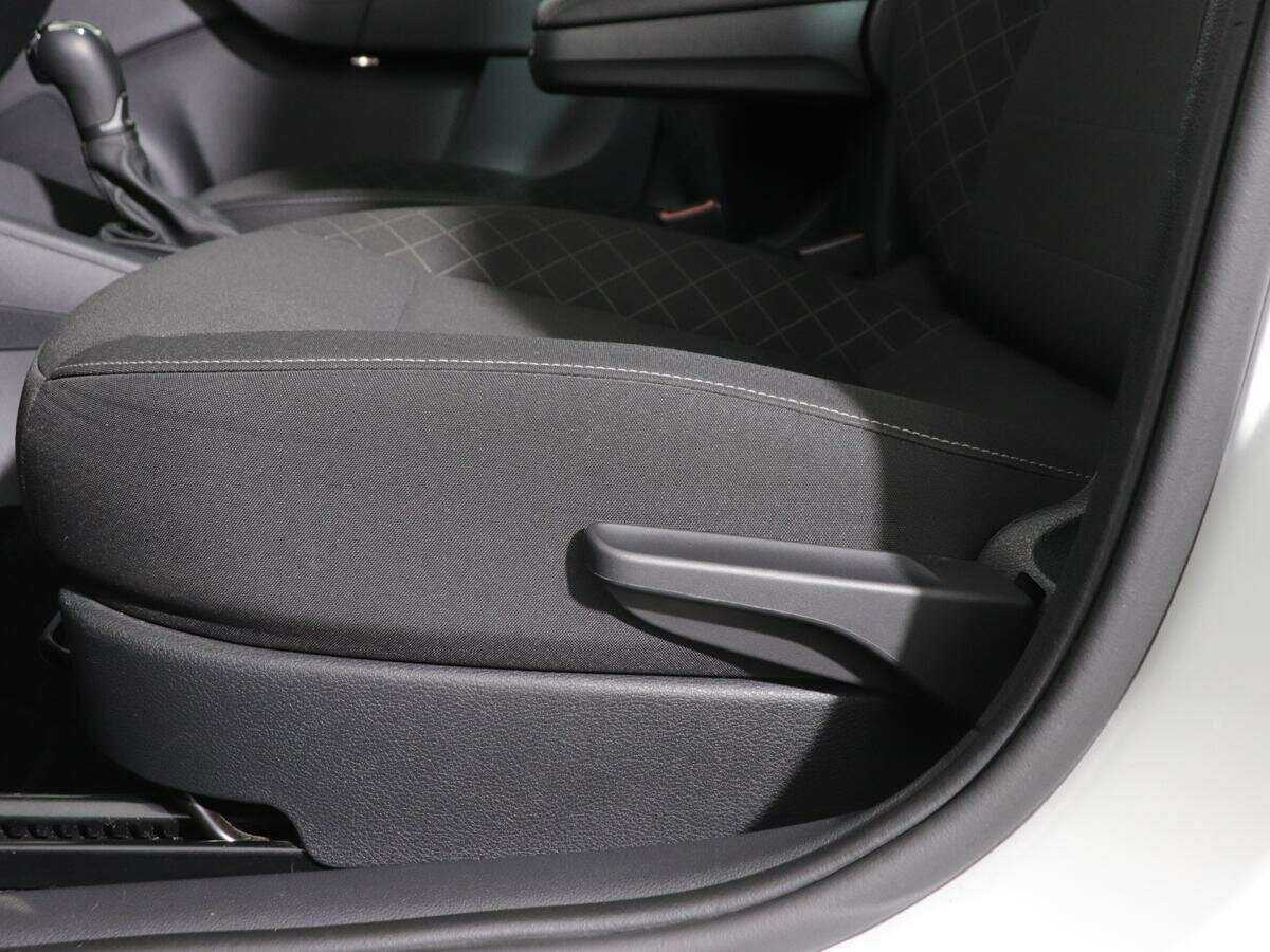 Skoda Rapid с пробегом — 2020 год. Фото: #12