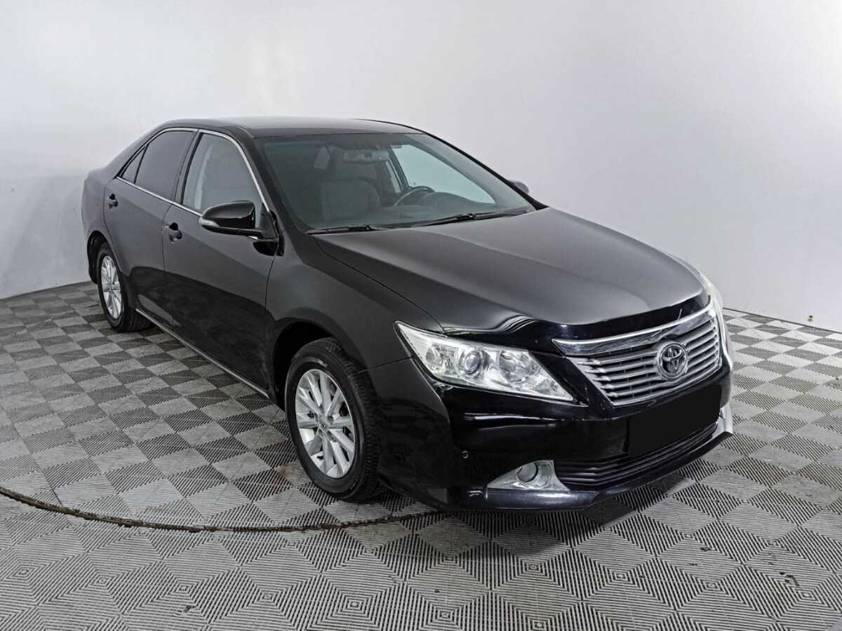Toyota Camry с пробегом — 2012 год. Фото: #2