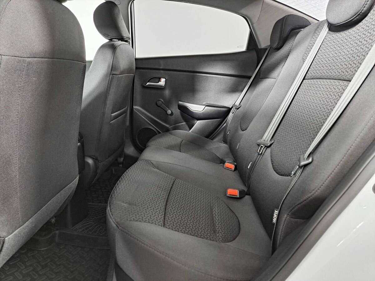 Kia Rio с пробегом — 2017 год. Фото: #9