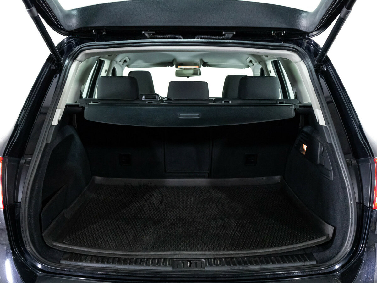 Volkswagen Touareg с пробегом — 2012 год. Фото: #17