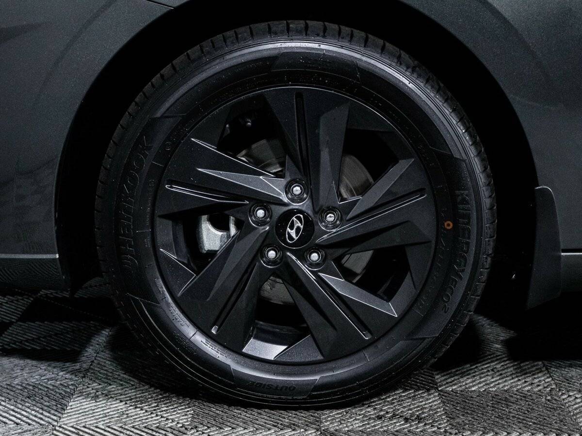 Hyundai Elantra с пробегом — 2021 год. Фото: #14