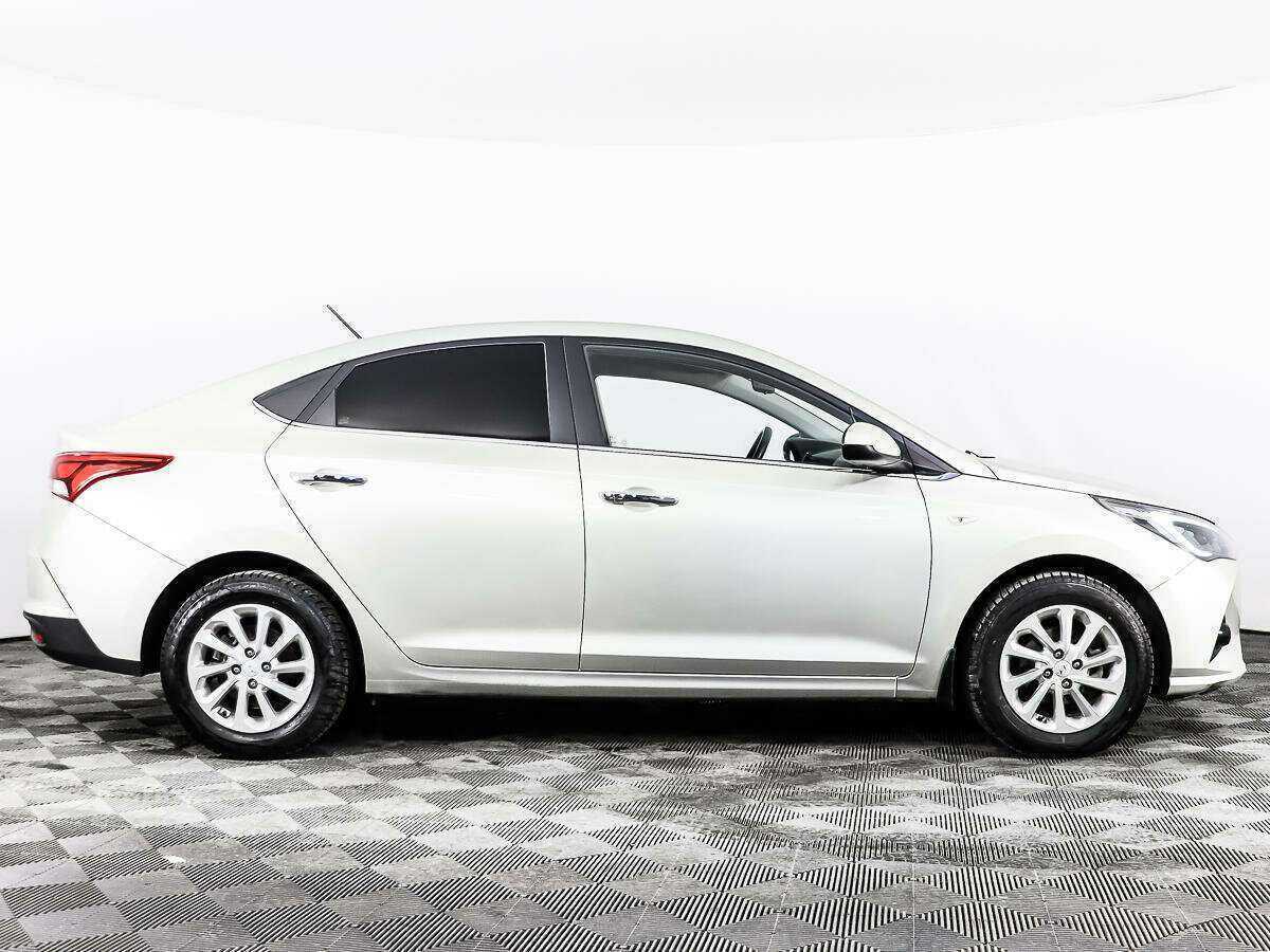 Hyundai Solaris с пробегом — 2020 год. Фото: #3