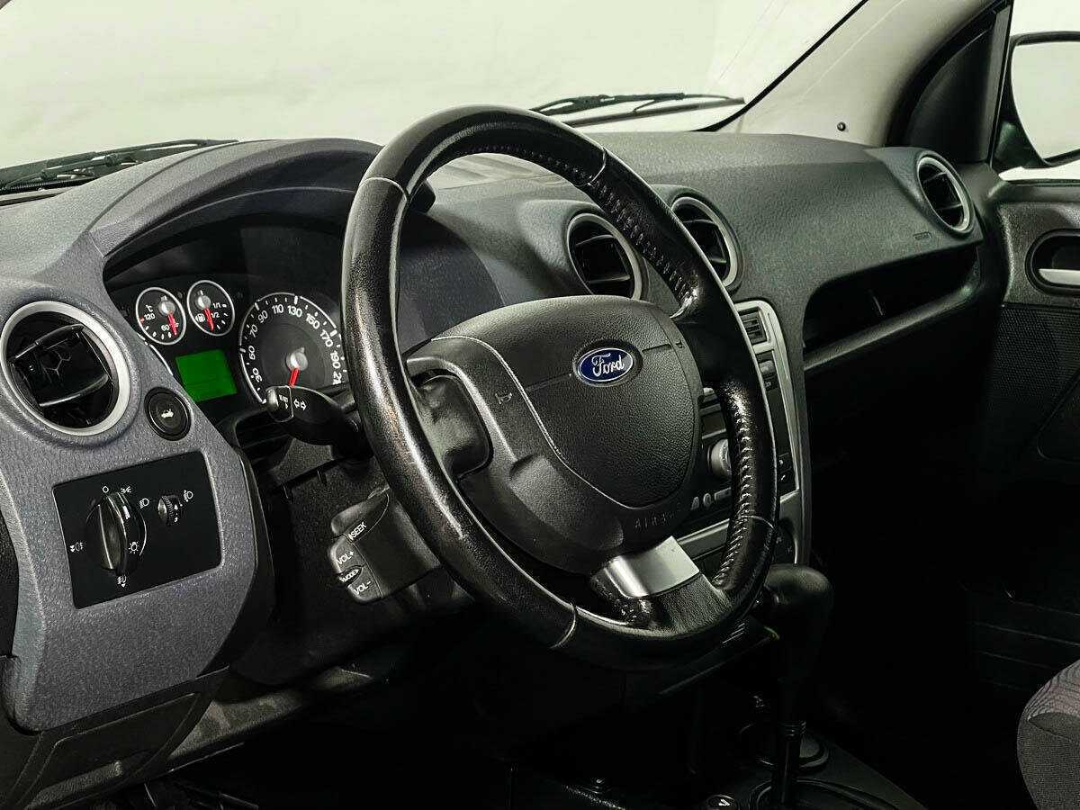 Ford Fusion с пробегом — 2012 год. Фото: #10