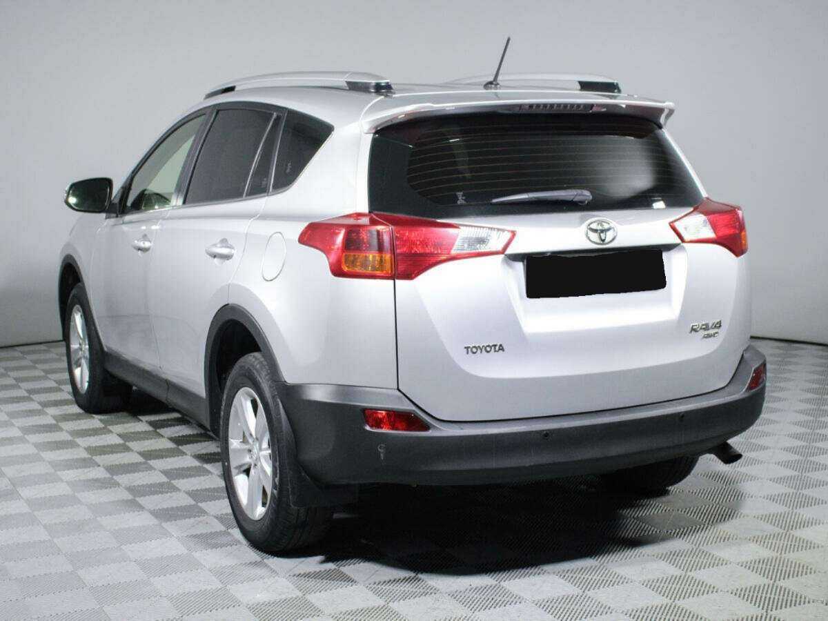 Toyota RAV4 с пробегом — 2014 год. Фото: #4