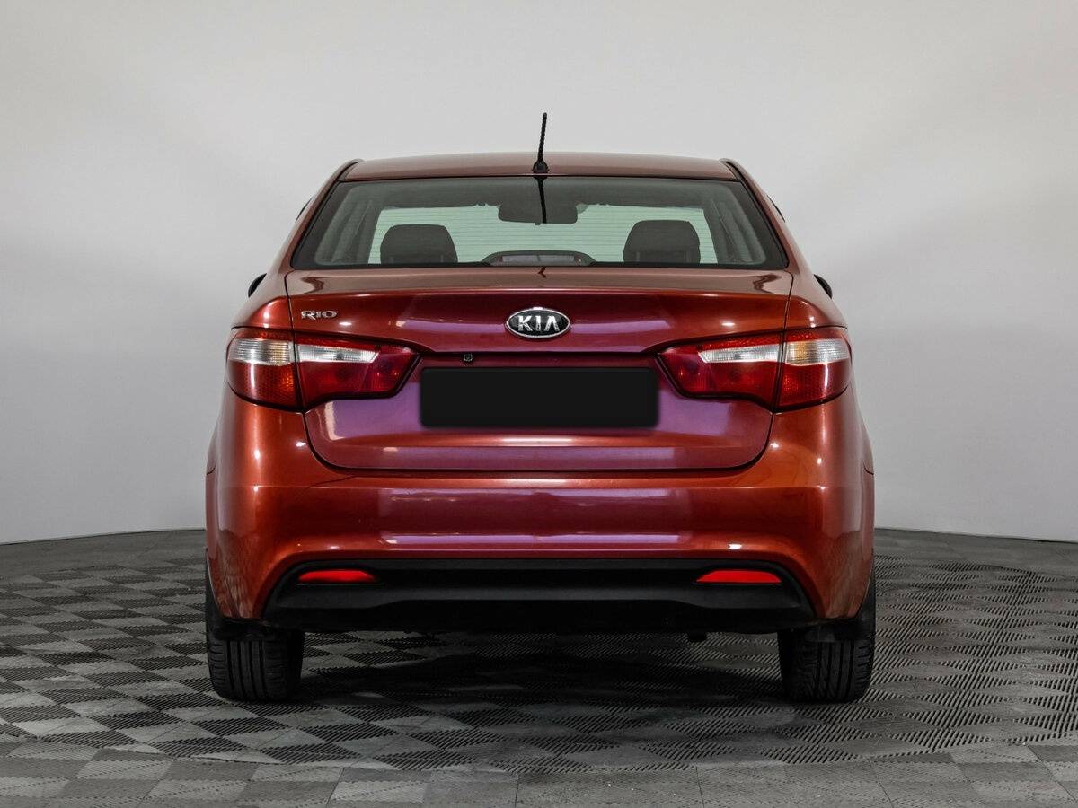 Kia Rio с пробегом — 2012 год. Фото: #4