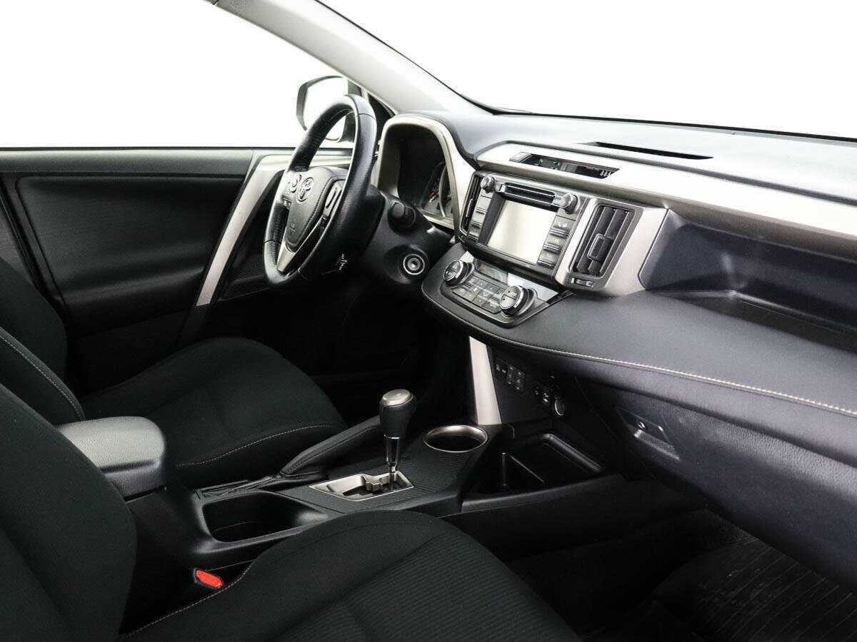 Toyota RAV4 с пробегом — 2013 год. Фото: #8